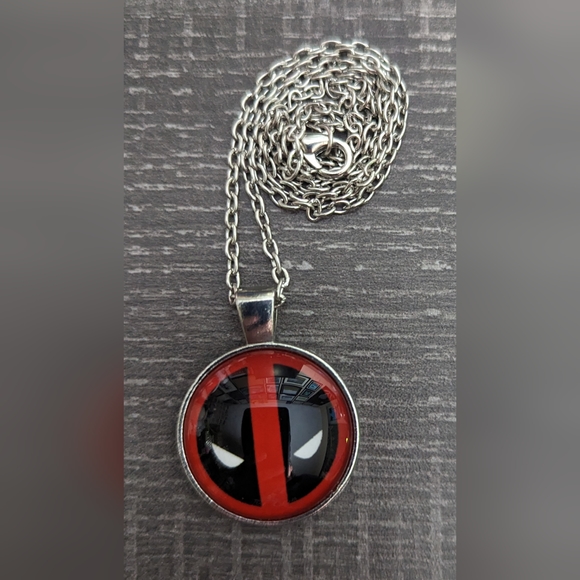 Marvel Deadpool Mask Necklace, NWOT - Picture 3 of 3